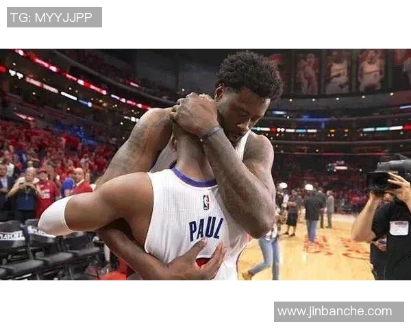 卡佩拉与小乔丹的对决谁能在篮下占据绝对优势解析比赛关键时刻表现